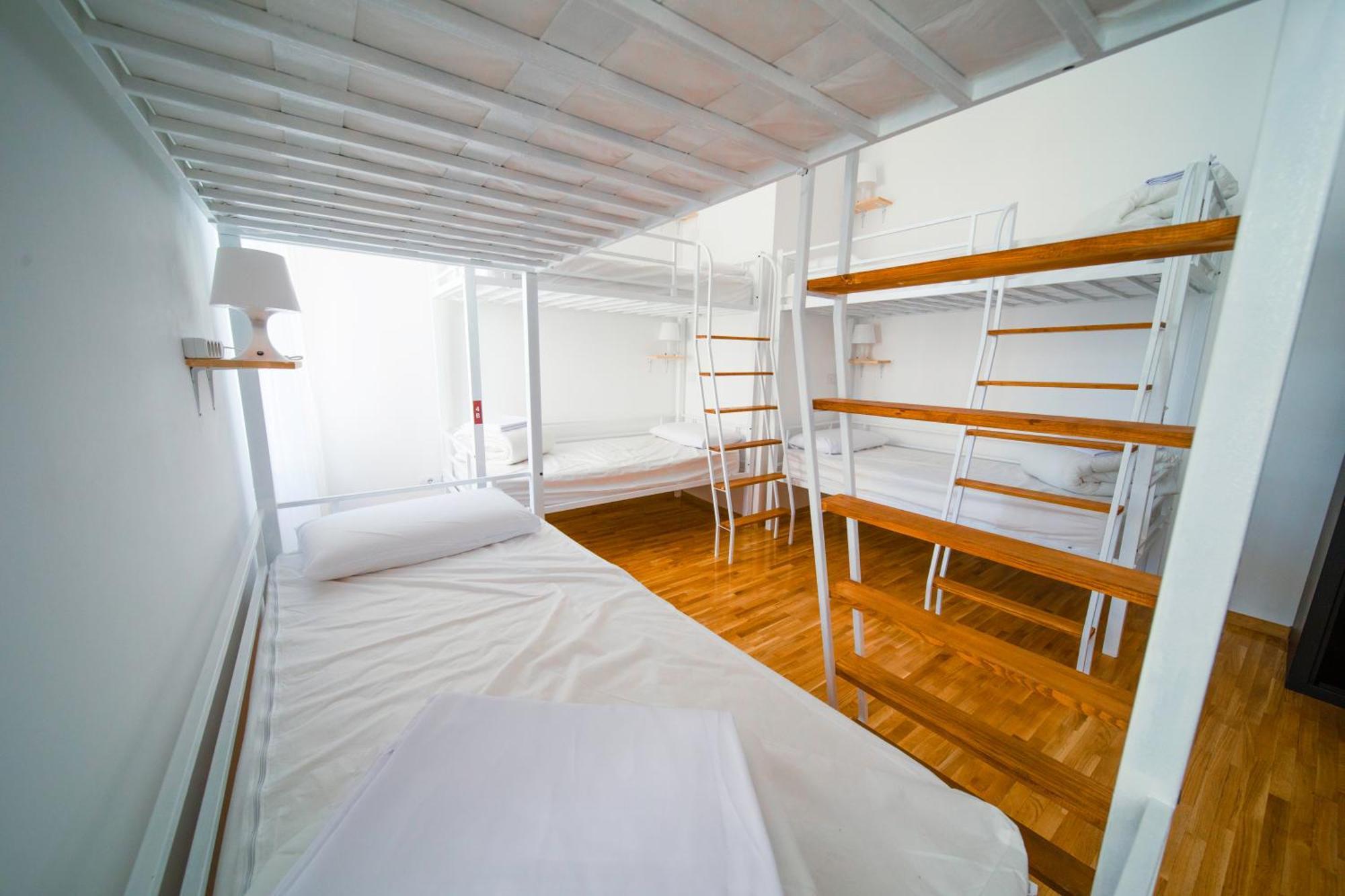 New Generation Hostel Como Lake Екстер'єр фото