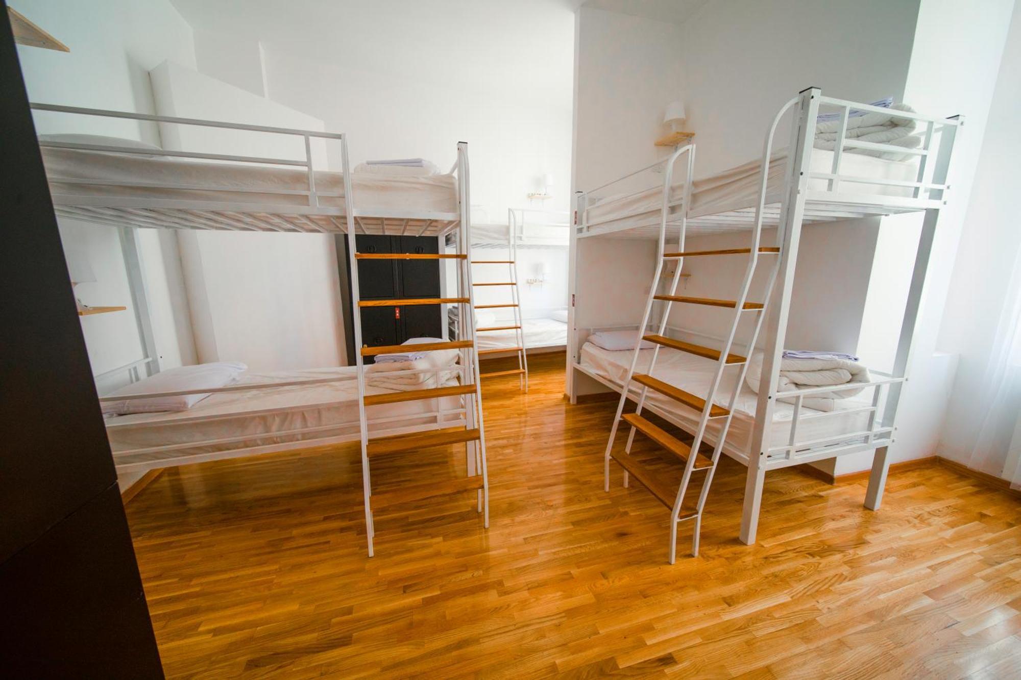 New Generation Hostel Como Lake Екстер'єр фото