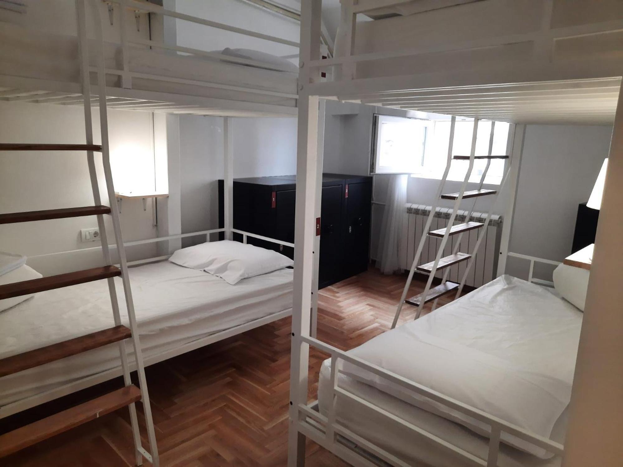 New Generation Hostel Como Lake Екстер'єр фото