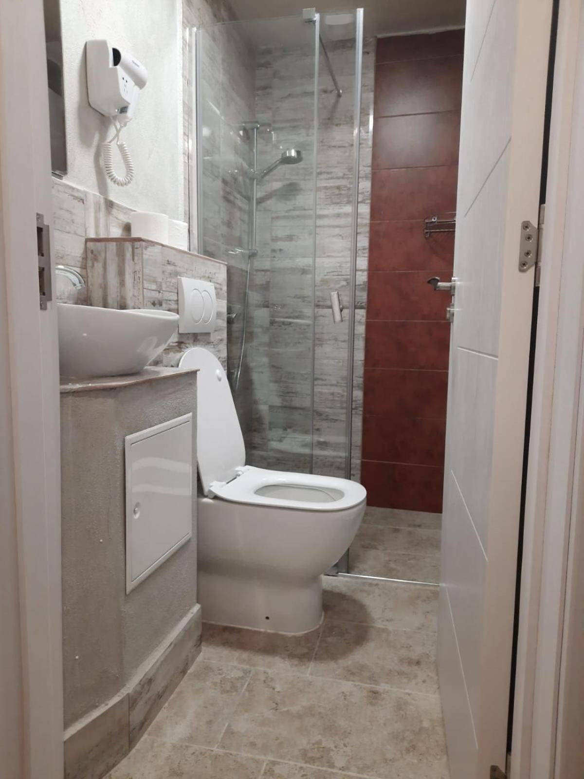 New Generation Hostel Como Lake Екстер'єр фото