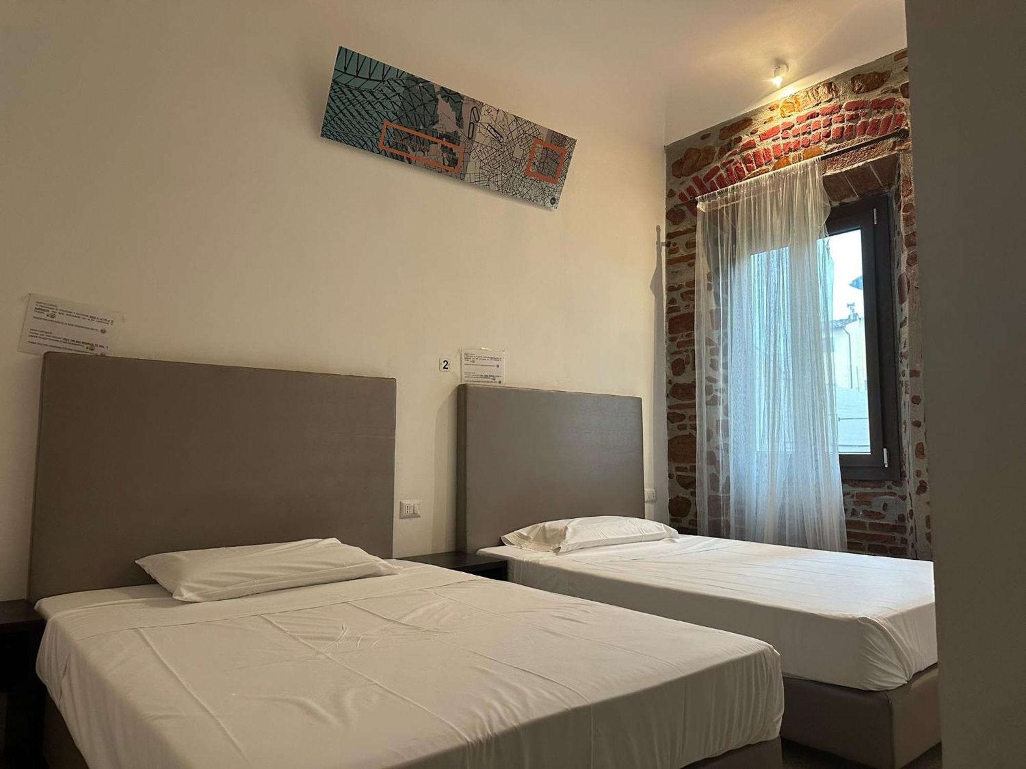 New Generation Hostel Como Lake Екстер'єр фото